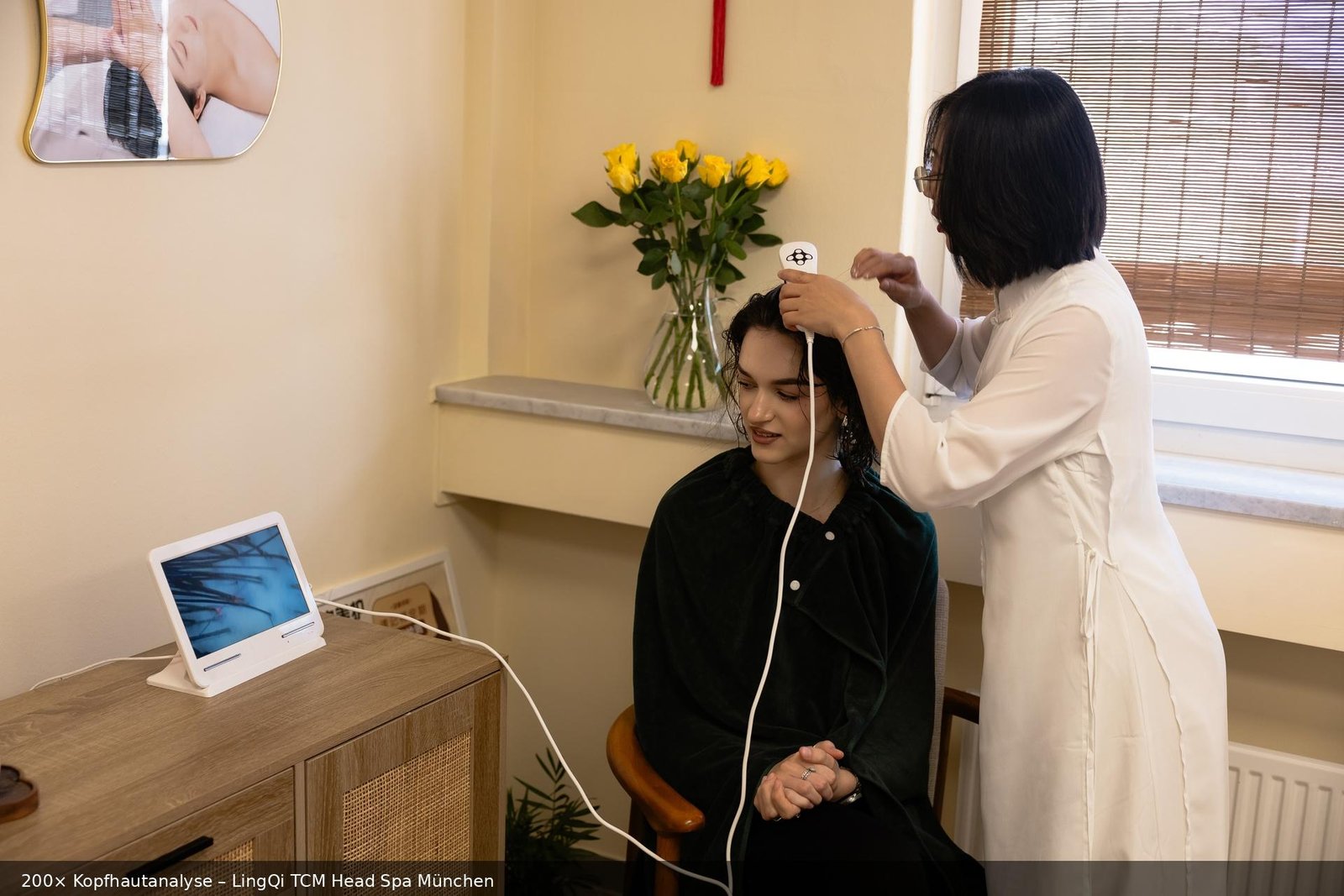 200-fache Kopfhautbetrachtung bei LingQi TCM Head Spa München