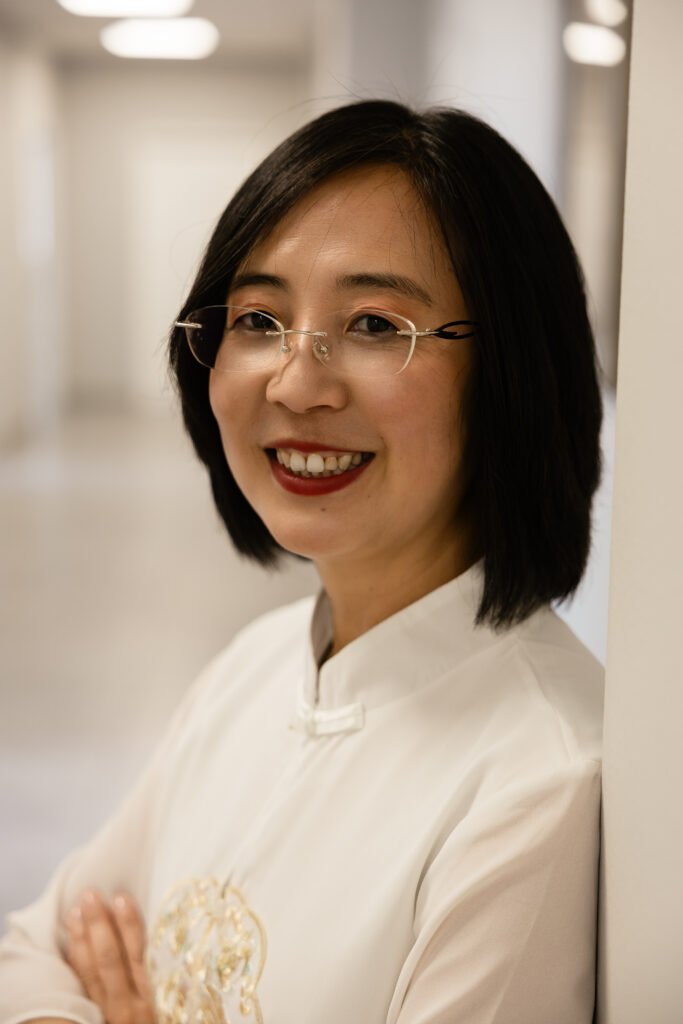 Qiong Qian Morchner, Gründerin von LingQi TCM Head Spa München